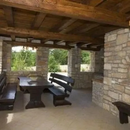 In Paradiz Mit Grill Apartment